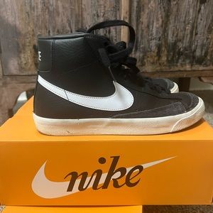 Women’s Nike Mid ‘77 Blazers